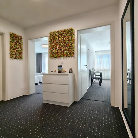 公寓 Modern Neuburg 79 - Neu - 3 - 6 Separate Betten, Ausgestattet, Smart Tv, Wi-fi Balkon