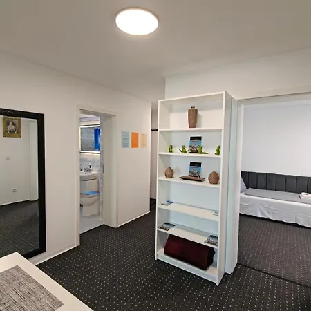 公寓 Modern Neuburg 79 - Neu - 3 - 6 Separate Betten, Ausgestattet, Smart Tv, Wi-fi Balkon *