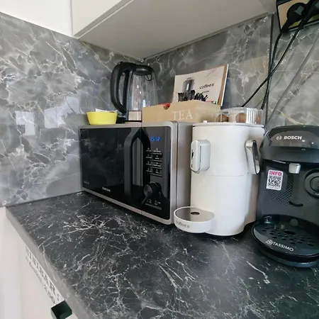 Modern Neuburg 79 - Neu - 3 - 6 Separate Betten, Ausgestattet, Smart Tv, Wi-fi Balkon * Neuburg an Der Donau